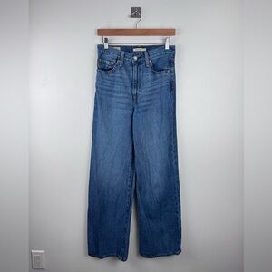 Levi’s Women Ribcage Wide Leg Jean Size 26